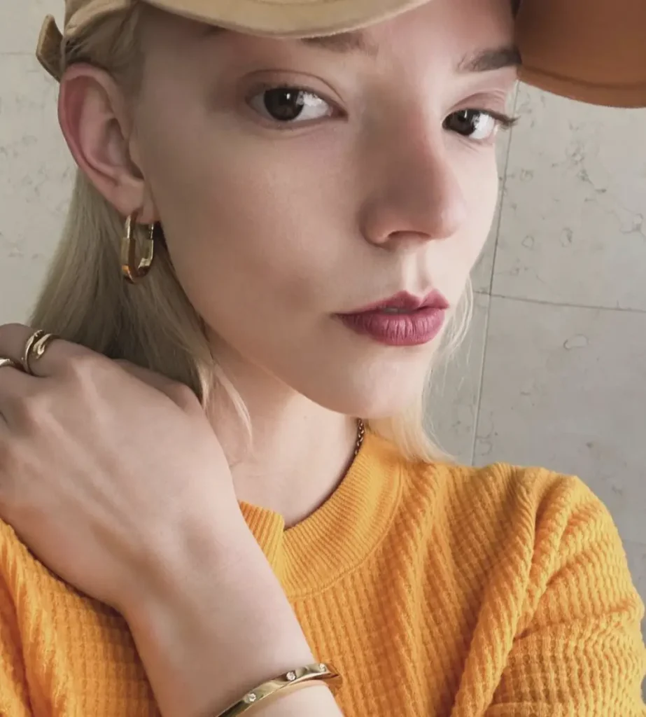 Anya Taylor-Joy was described as a ‘woman of color’ after an award win and it’s left the internet confused.