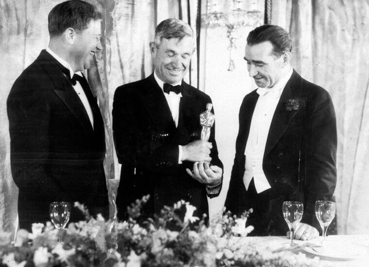 When the Architect Frank L. Wright Mistakenly Thought He Won an Oscar and Went Onstage