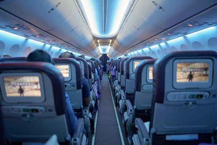 Why Flight Attendants Turn Off The Cabin Lights During Takeoff and Landing