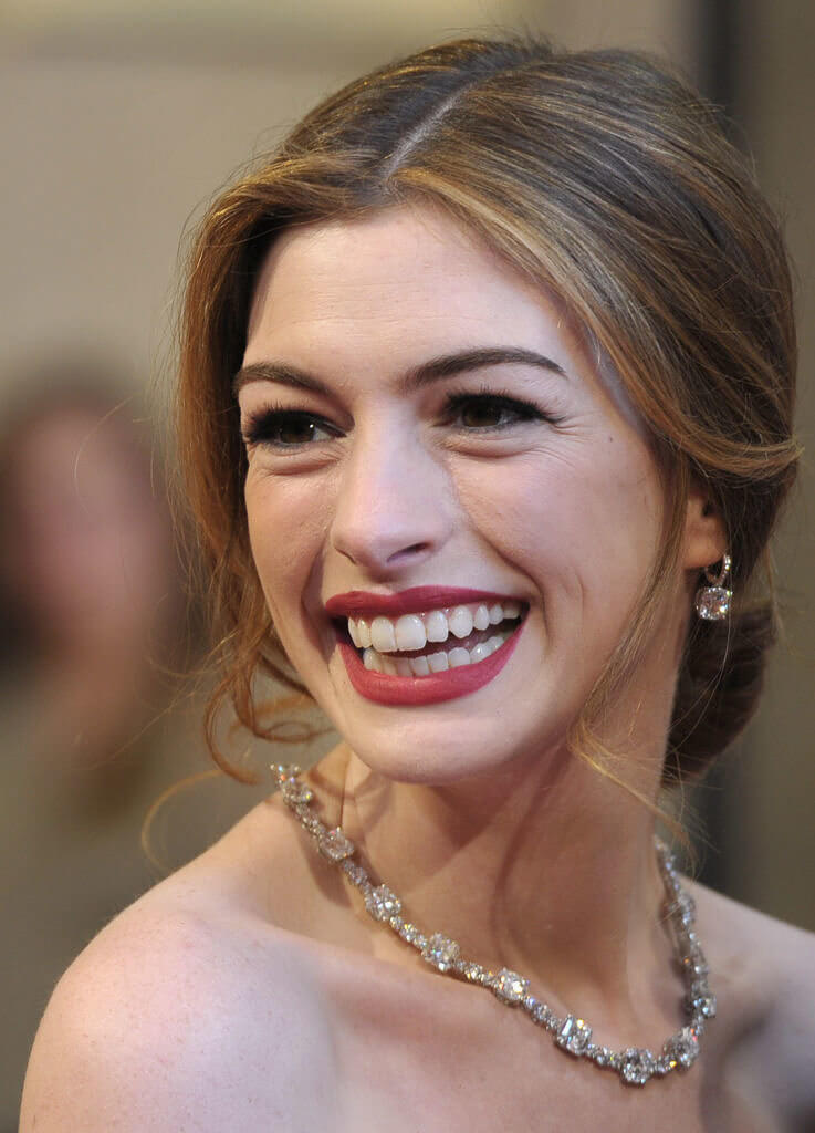 Anne Hathaway's $10m Necklace