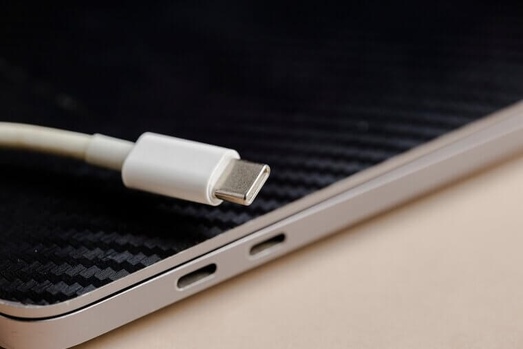 Non‑compliant USB‑C Cables/adapters