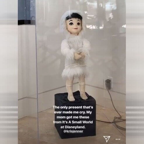Kris Jenner Makes Kourtney Cry With Original Disneyland Animatronics From "It's a Small World" Ride