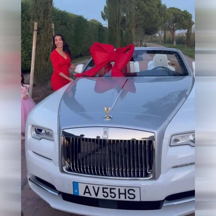Georgina Rodríguez Gives Cristiano Ronaldo a Rolls-Royce Dawn for Christmas