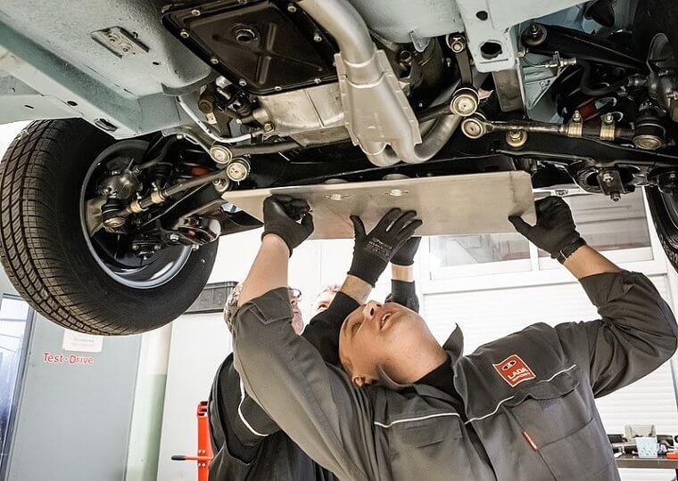 Myth: Coolant Needs To Be Changed With Your Oil