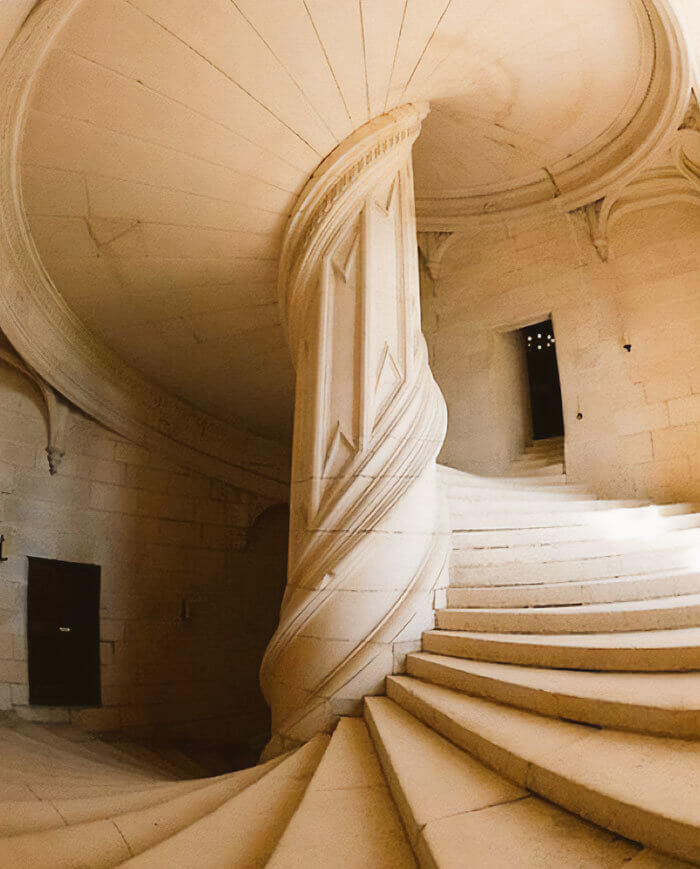 Staircase Designed by Leonardo Da Vinci Is More Than Meets the Eye
