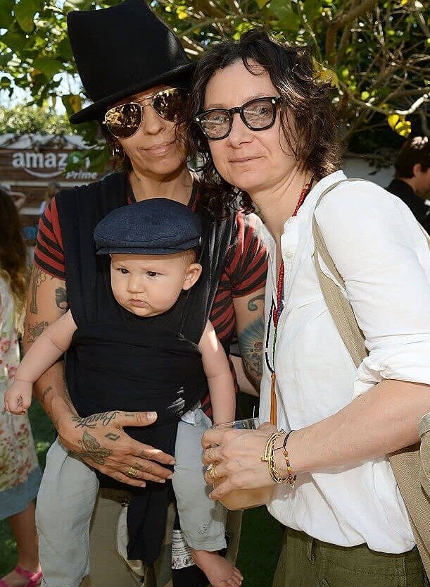 Sara Gilbert & Linda Perry