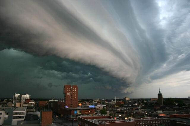 Go To The Basement If You See Bands In The Sky