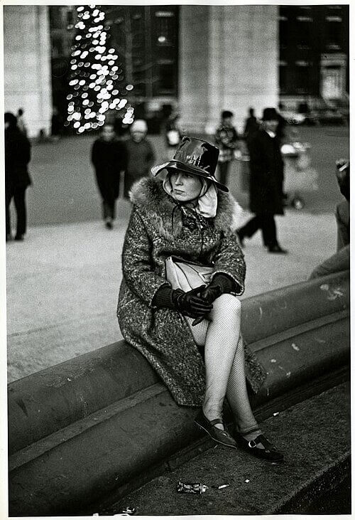 The 1960s "Fishnet Stockings": The Mod Look That Left a Pattern on Your Legs