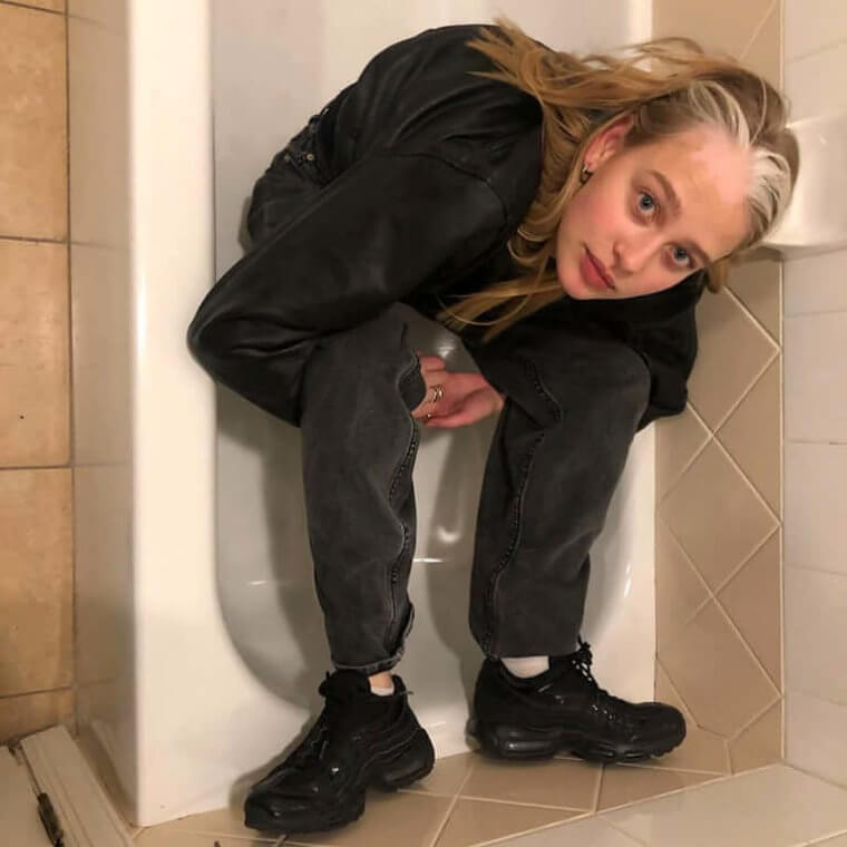 Tia Jonsson's Hair Is Not Dyed White
