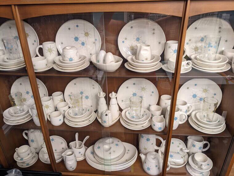 Starburst Patterns on Everyday Dishes