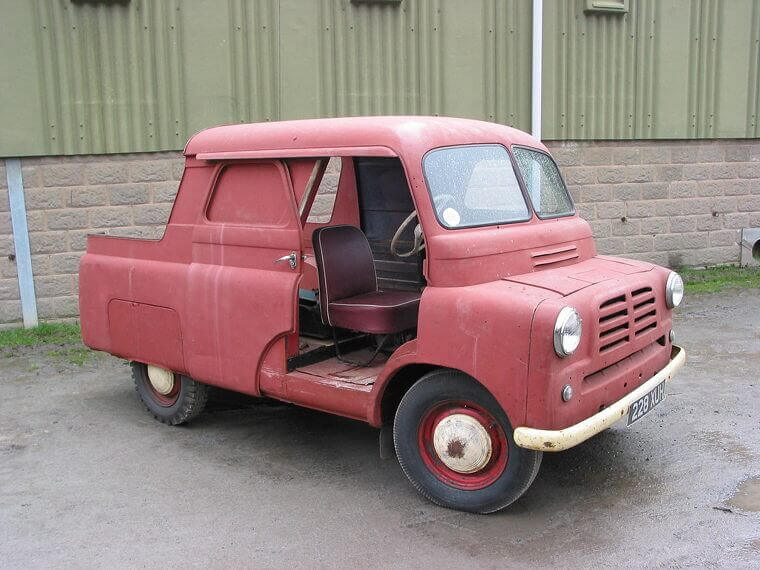 Vintage Quirk: The Tiny Truck That Stands Out