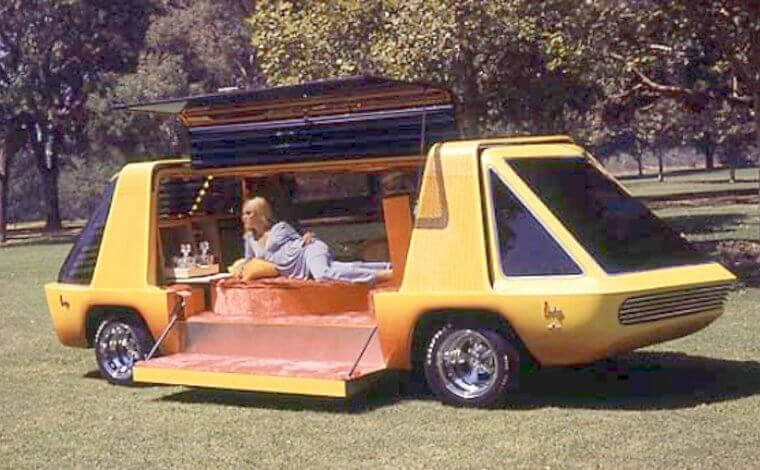 Futuristic Living Room on Wheels