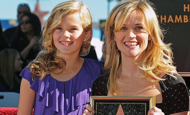 Ava Phillippe: The Mirror Image Of Her "America's Sweetheart" Mother
