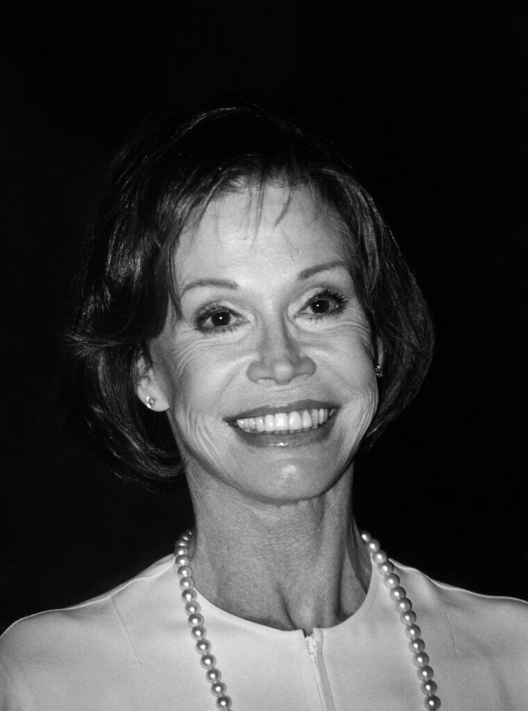 Mary Tyler Moore Passed Away From Cardiopulmonary Arrest (80 Years Old)