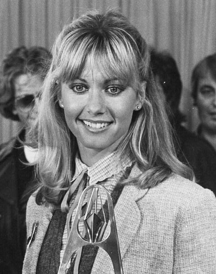 Olivia Newton-John Died of Breast Cancer (73 Years Old)